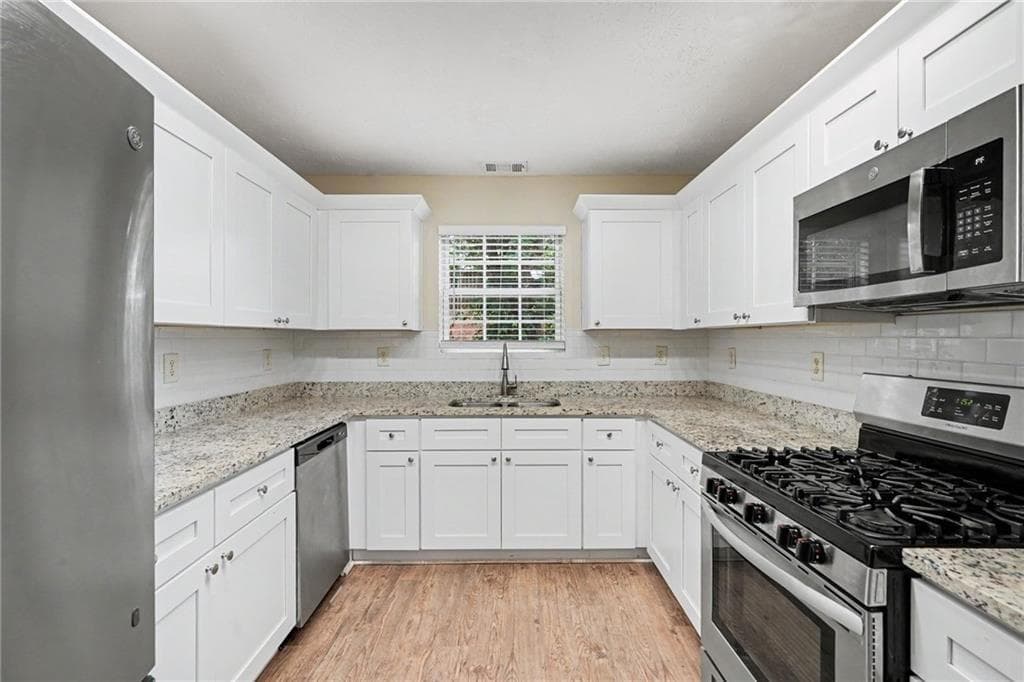 3 bedroom, 3 bathroom, 1,494 sq ft single family residence under contract at 4065 Mission Way, Mcdonough, GA 30252 — photo 7