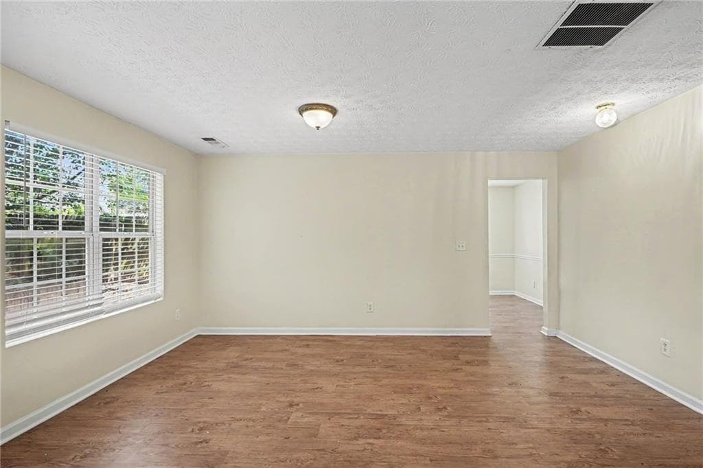 3 bedroom, 3 bathroom, 1,494 sq ft single family residence under contract at 4065 Mission Way, Mcdonough, GA 30252 — photo 9