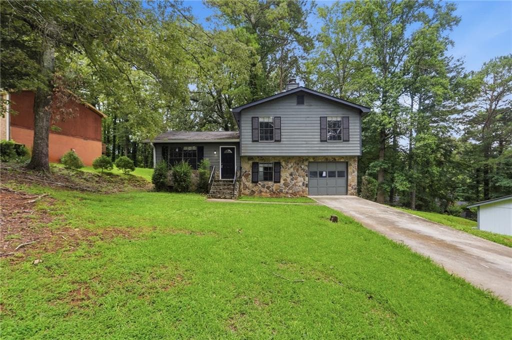 3 bedroom, 2 bathroom, 1,030 sq ft single family residence under contract at 5516 Liberty Road, Union City, GA 30291
