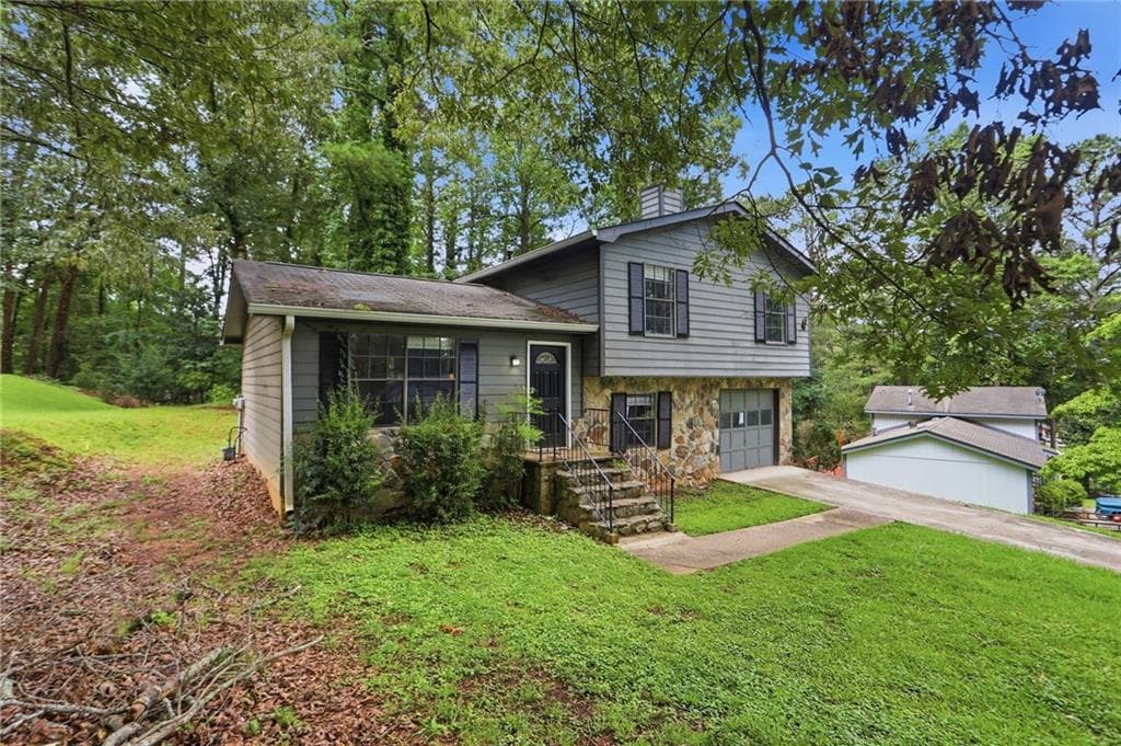 3 bedroom, 2 bathroom, 1,030 sq ft single family residence under contract at 5516 Liberty Road, Union City, GA 30291 — photo 3