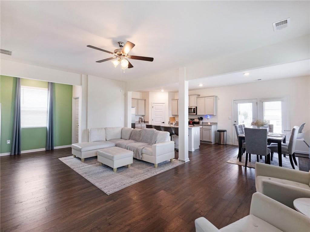 4 bedroom, 3 bathroom, 2,030 sq ft single family residence for sale at 141 Gaston Court, Hoschton, GA 30548 — photo 4