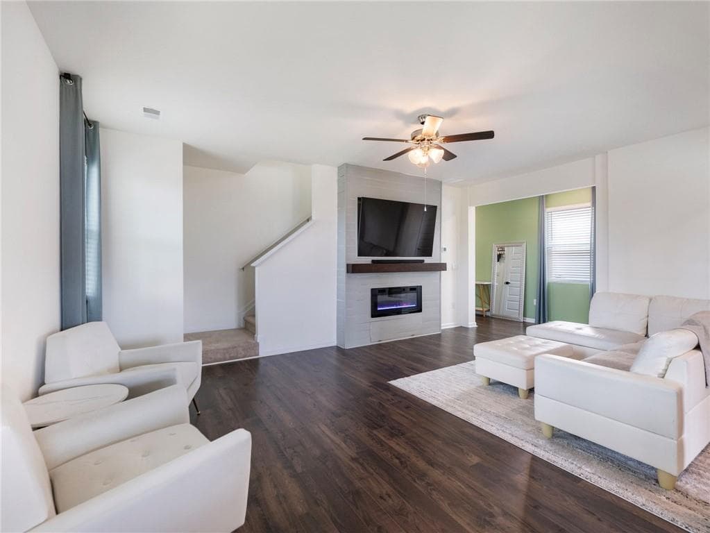 4 bedroom, 3 bathroom, 2,030 sq ft single family residence for sale at 141 Gaston Court, Hoschton, GA 30548 — photo 9
