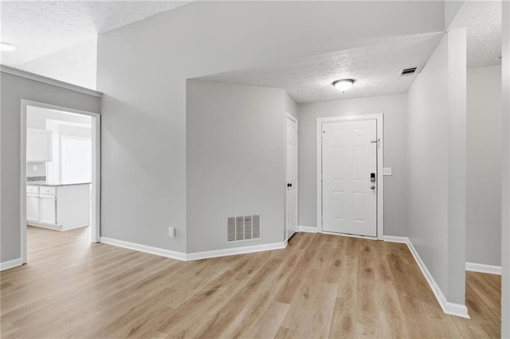 3 bedroom, 2 bathroom, 1,784 sq ft single family residence under contract at 2572 Herndon Road, Lawrenceville, GA 30043 — photo 8