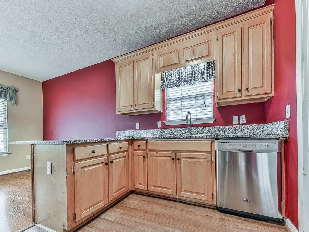 3 bedroom, 2 bathroom, 1,509 sq ft single family residence for sale at 1450 Athens Avenue, Atlanta, GA 30310 — photo 8