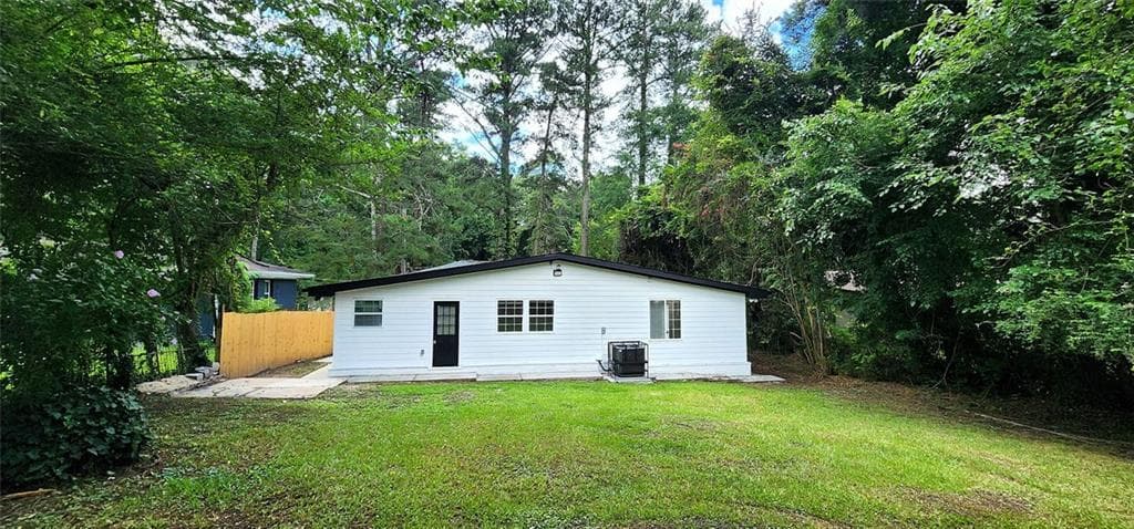 3 bedroom, 2 bathroom, 1,730 sq ft single family residence for sale at 3340 Pinehill Drive, Decatur, GA 30032 — photo 4