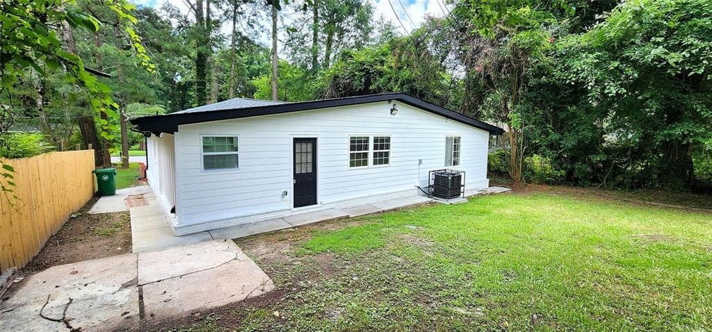 3 bedroom, 2 bathroom, 1,730 sq ft single family residence for sale at 3340 Pinehill Drive, Decatur, GA 30032 — photo 6