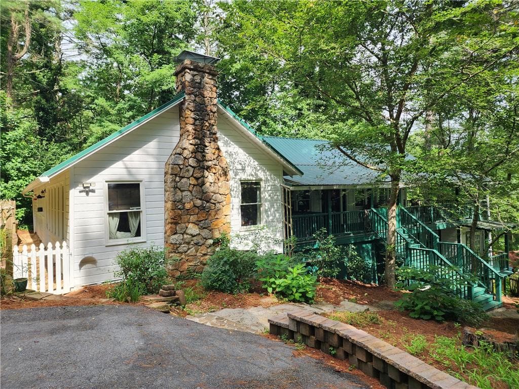 4 bedroom, 3 bathroom, 2,577 sq ft single family residence under contract at 654 Low Gap Road, Lakemont, GA 30552