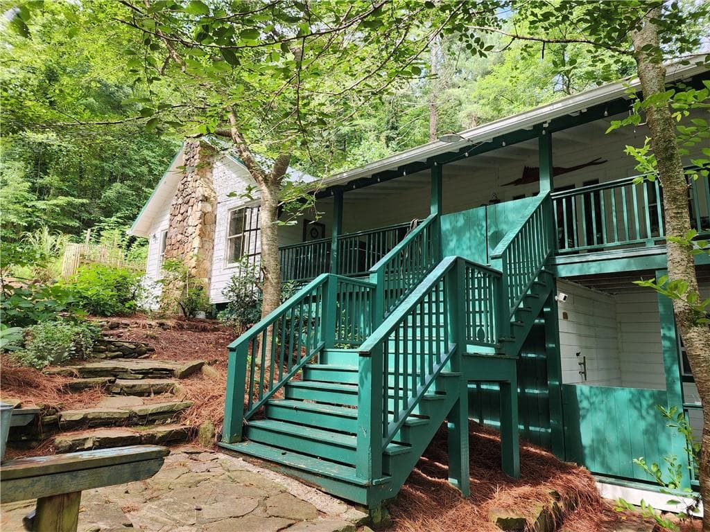 4 bedroom, 3 bathroom, 2,577 sq ft single family residence under contract at 654 Low Gap Road, Lakemont, GA 30552 — photo 5