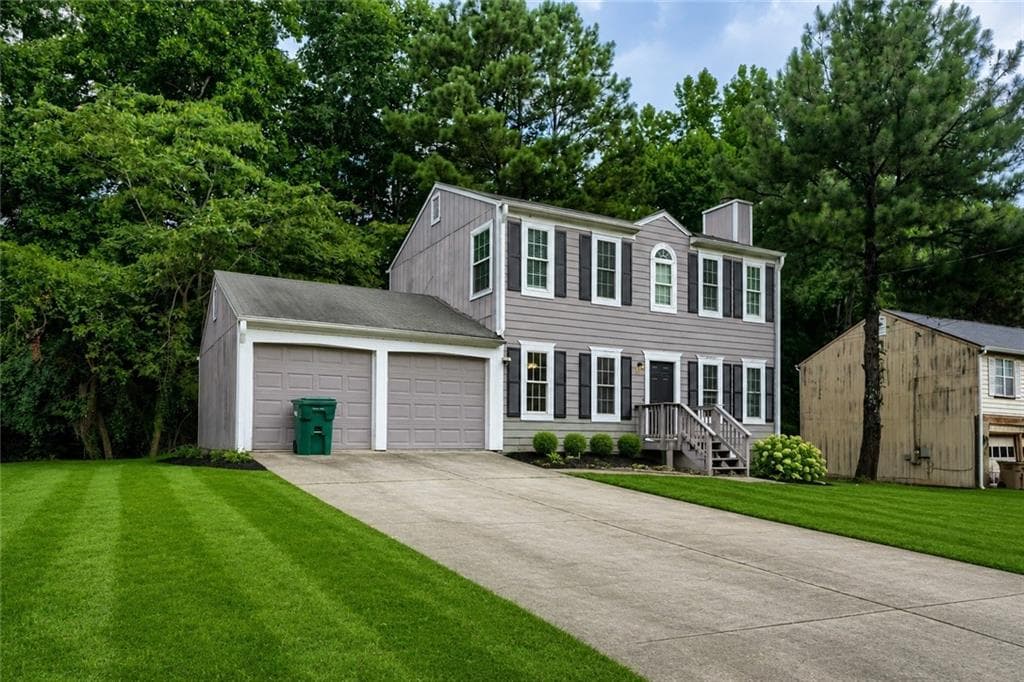 3 bedroom, 3 bathroom, 1,784 sq ft single family residence for sale at 6253 Valdez Drive, Rex, GA 30273