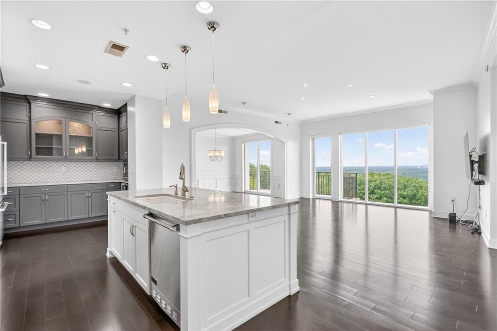 2 bedroom, 3 bathroom, 2,160 sq ft condominium sold at 2950 Mount Wilkinson Parkway 802, Atlanta, GA 30339