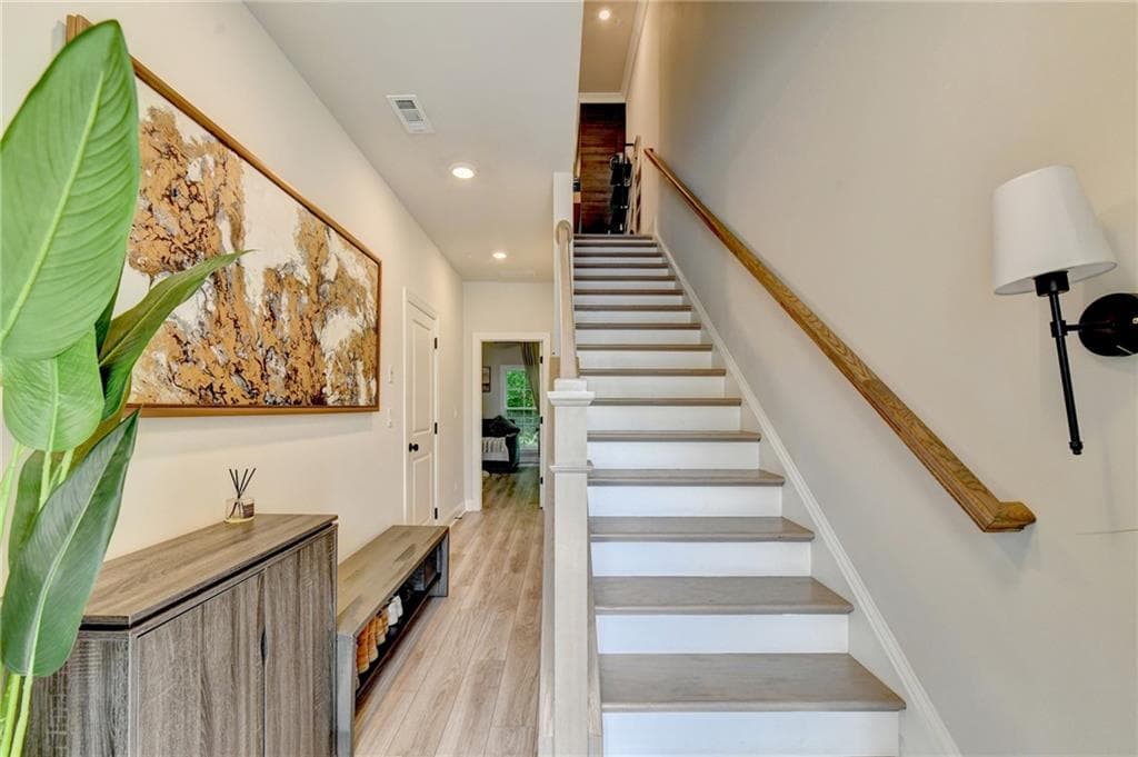 4 bedroom, 4 bathroom, 2,542 sq ft townhouse for sale at 453 Burton Drive, Alpharetta, GA 30009 — photo 2