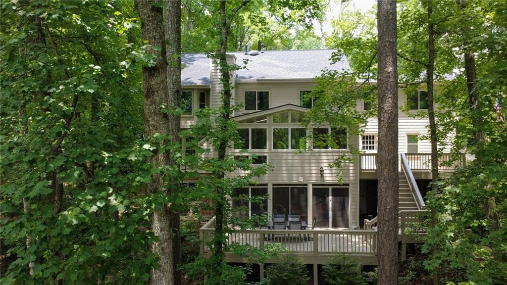 6 bedroom, 5 bathroom, 5,833 sq ft single family residence under contract at 3344 Weathertop Way, Roswell, GA 30075 — photo 3