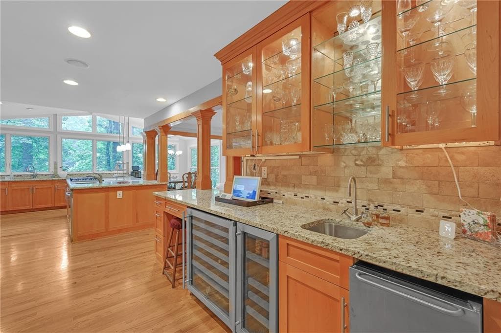 6 bedroom, 5 bathroom, 5,833 sq ft single family residence under contract at 3344 Weathertop Way, Roswell, GA 30075 — photo 9