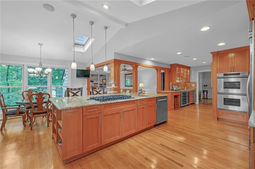 6 bedroom, 5 bathroom, 5,833 sq ft single family residence under contract at 3344 Weathertop Way, Roswell, GA 30075 — photo 7