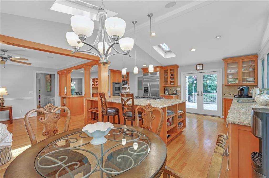 6 bedroom, 5 bathroom, 5,833 sq ft single family residence under contract at 3344 Weathertop Way, Roswell, GA 30075 — photo 10