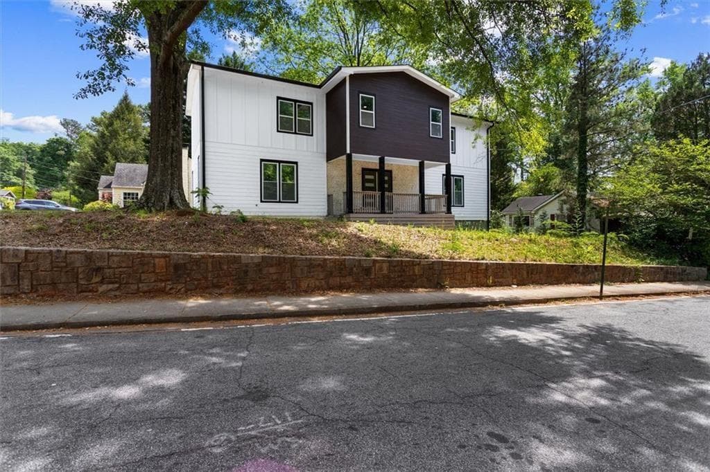 4 bedroom, 4 bathroom, 2,800 sq ft single family residence for sale at 1081 Napier Street, Atlanta, GA 30316 — photo 2