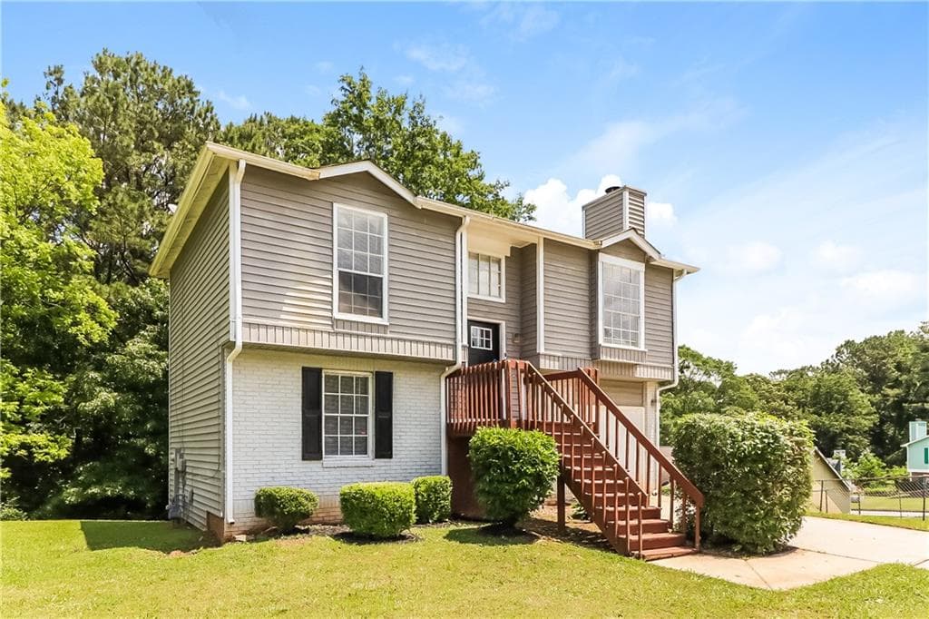 3 bedroom, 2 bathroom, 1,416 sq ft single family residence for sale at 2606 Foxhall Way, Atlanta, GA 30316 — photo 2