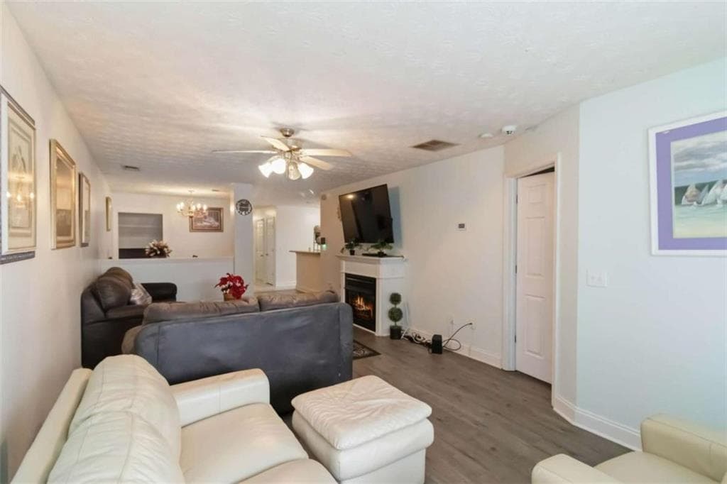 3 bedroom, 3 bathroom, 2,049 sq ft townhouse for sale at 342 Tara Commons Circle, Loganville, GA 30052 — photo 9