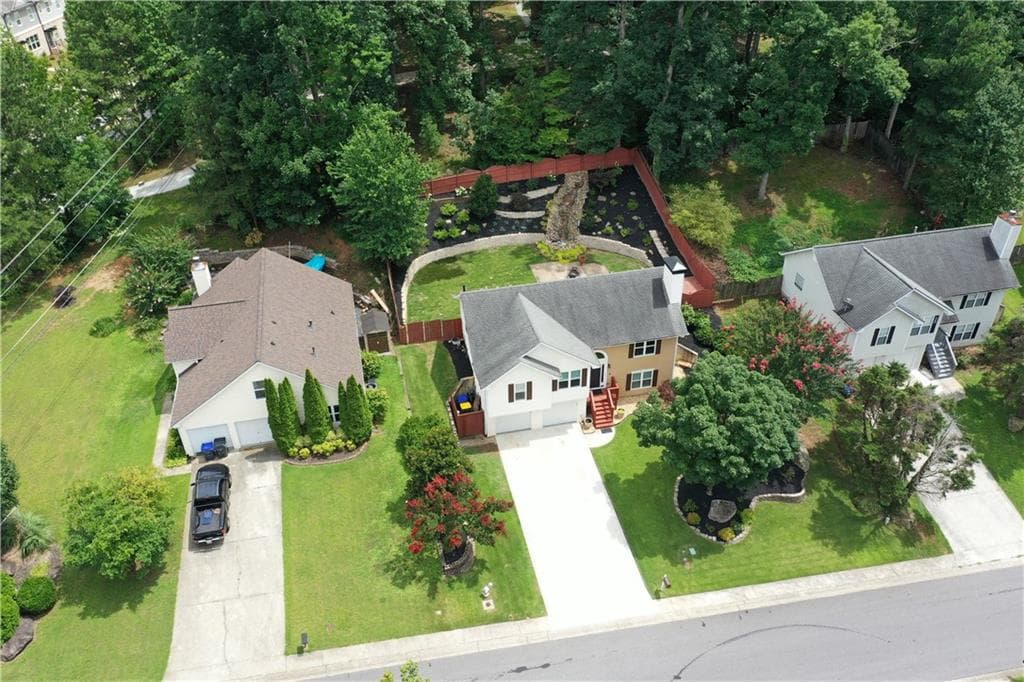 4 bedroom, 3 bathroom, 1,836 sq ft single family residence under contract at 1485 Brookdale Drive, Buford, GA 30518 — photo 2