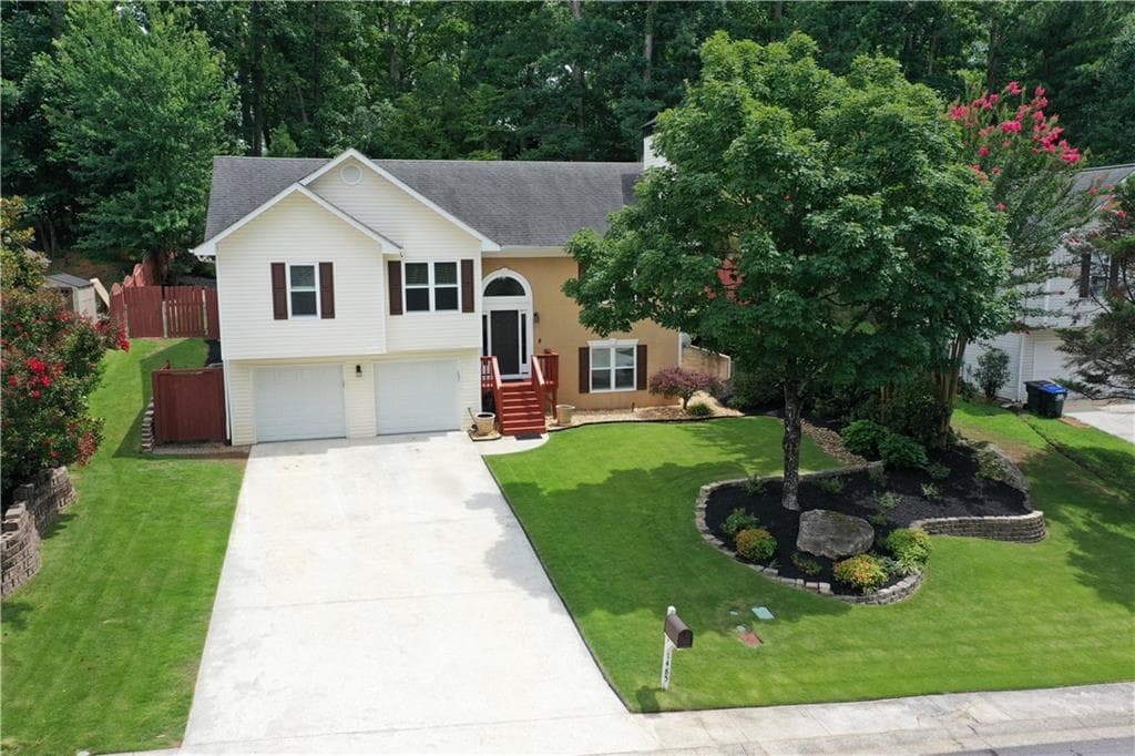 4 bedroom, 3 bathroom, 1,836 sq ft single family residence under contract at 1485 Brookdale Drive, Buford, GA 30518 — photo 3