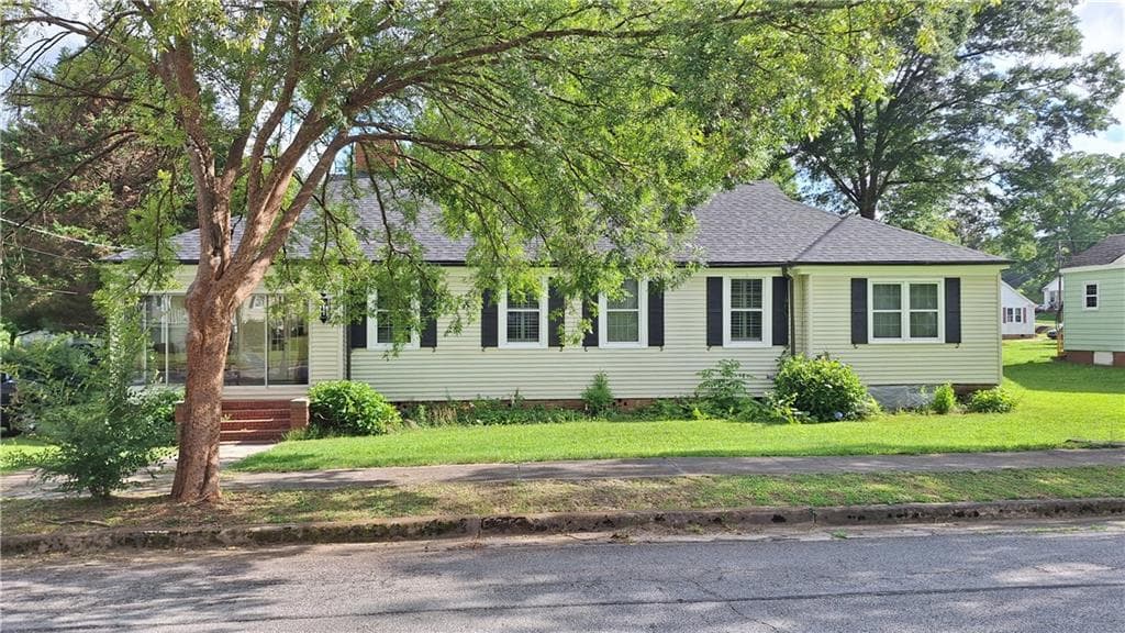 2 bedroom, 1 bathroom, 1,781 sq ft single family residence sold at 3349 Bloomfield Avenue, Clarkdale, GA 30111