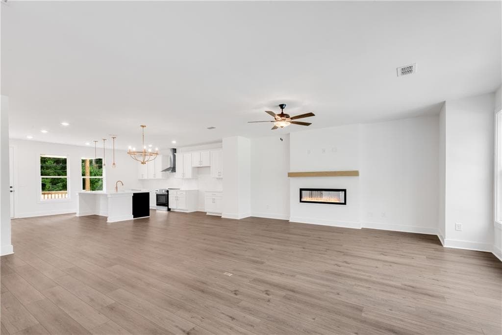 4 bedroom, 4 bathroom, 2,560 sq ft townhouse for sale at 2737 Hallwood Lane, Suwanee, GA 30024 — photo 5