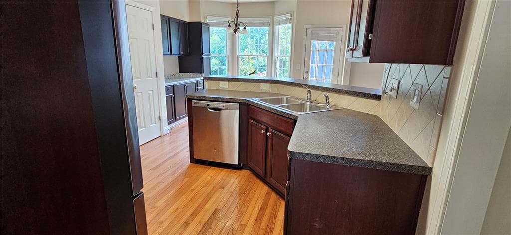 5 bedroom, 4 bathroom, 4,750 sq ft single family residence for rent at 647 Maple Grove Way, Marietta, GA 30066 for $4,000 a month — photo 9