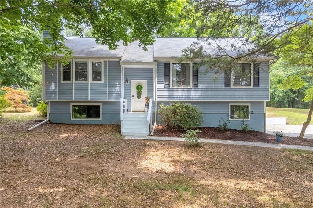 3 bedroom, 2 bathroom, 1,914 sq ft single family residence under contract at 4389 Center Hill Church Road, Loganville, GA 30052 — photo 2