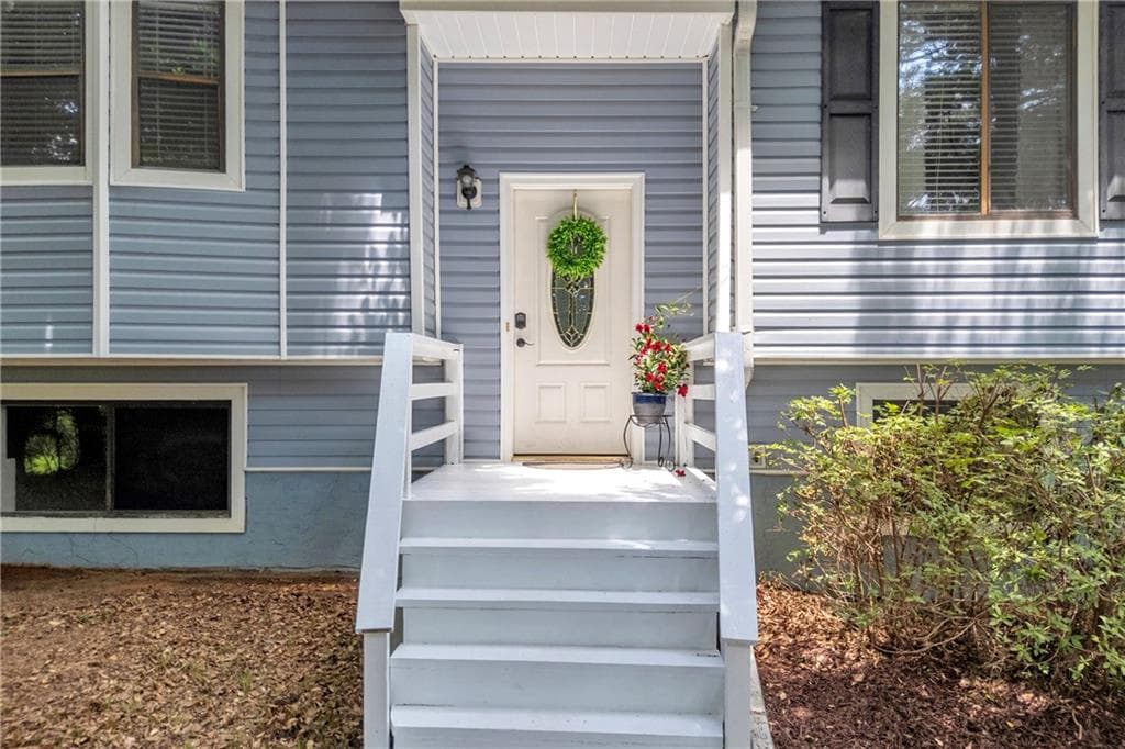 3 bedroom, 2 bathroom, 1,914 sq ft single family residence under contract at 4389 Center Hill Church Road, Loganville, GA 30052 — photo 3