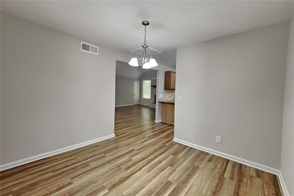 3 bedroom, 2 bathroom, 1,484 sq ft single family residence under contract at 3346 Hickory Bluff Drive, Marietta, GA 30062 — photo 6