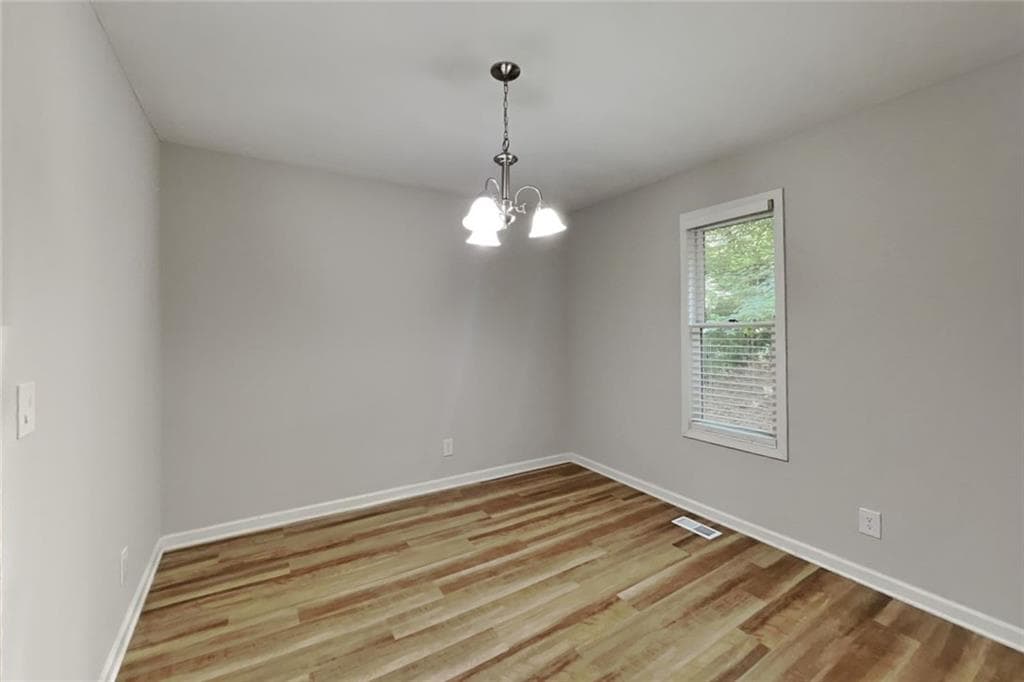 3 bedroom, 2 bathroom, 1,484 sq ft single family residence under contract at 3346 Hickory Bluff Drive, Marietta, GA 30062 — photo 7