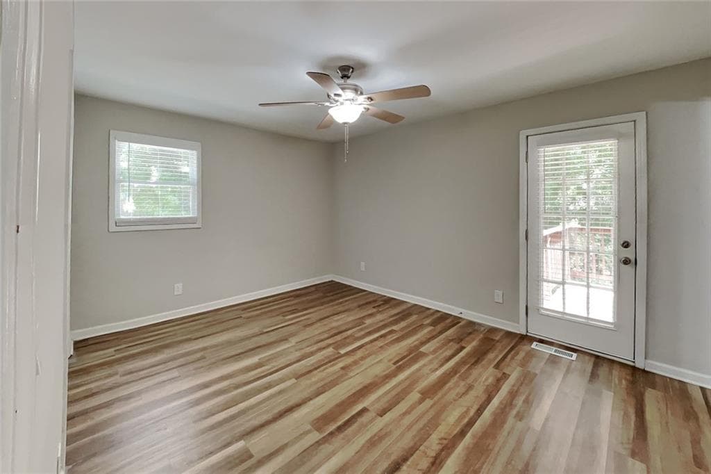 3 bedroom, 2 bathroom, 1,484 sq ft single family residence under contract at 3346 Hickory Bluff Drive, Marietta, GA 30062 — photo 8