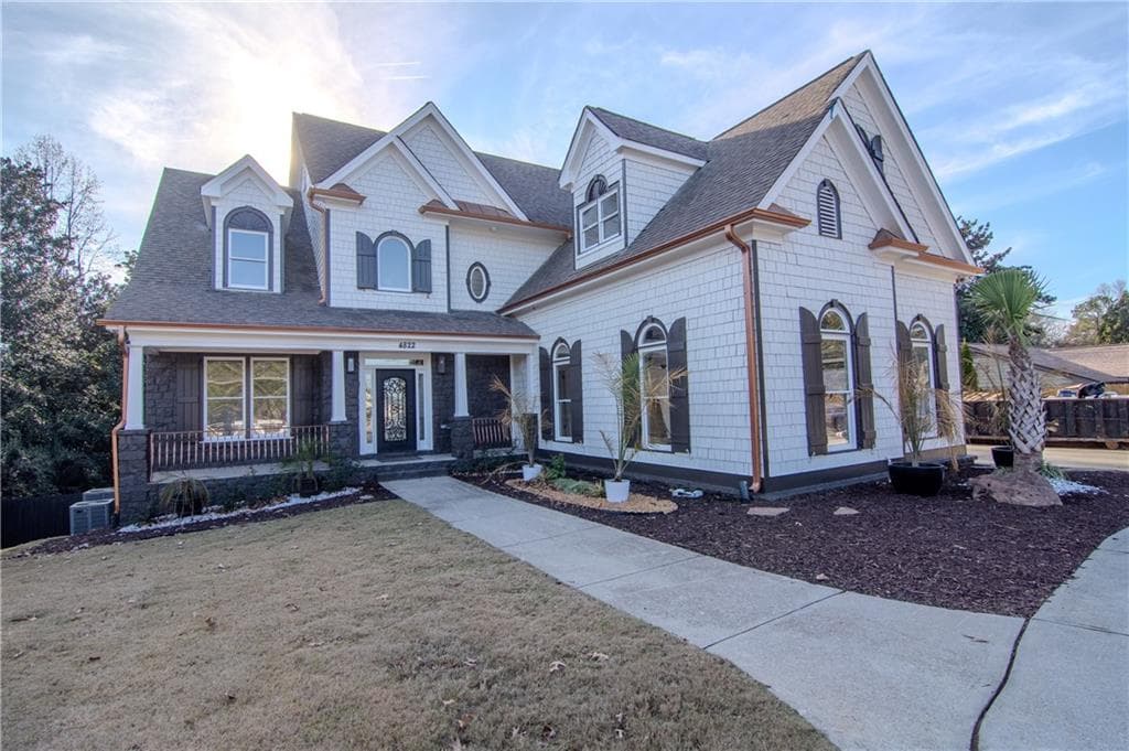 6 bedroom, 5 bathroom, 5,505 sq ft single family residence for rent at 4822 Chamblee Dunwoody Road, Atlanta, GA 30338 for $8,500 a month — photo 1 of 12