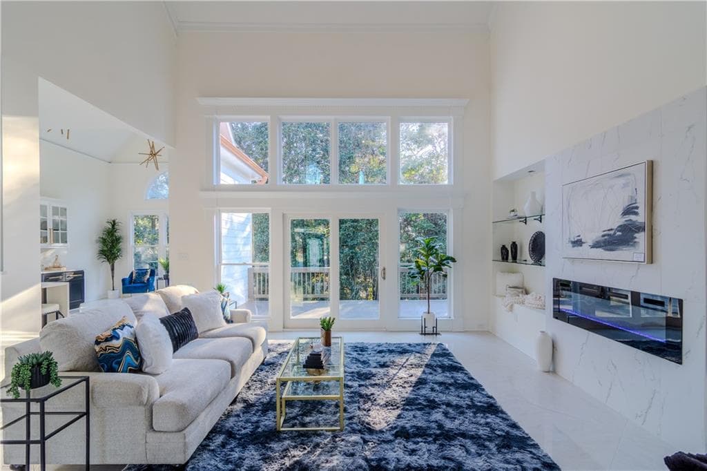 6 bedroom, 5 bathroom, 5,505 sq ft single family residence for rent at 4822 Chamblee Dunwoody Road, Atlanta, GA 30338 for $8,500 a month — photo 3