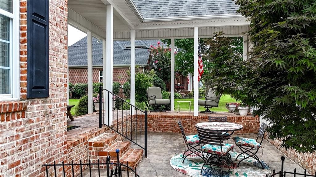 4 bedroom, 4 bathroom, 4,040 sq ft single family residence for sale at 325 Highland Pointe Drive, Cohutta, GA 30710 — photo 5