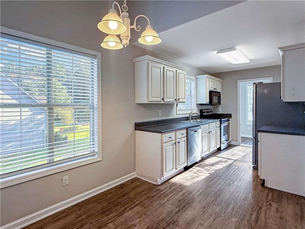 3 bedroom, 3 bathroom, 2,093 sq ft single family residence for rent at 5885 Sarah Orr Lane, Cumming, GA 30040 for $2,700 a month — photo 7