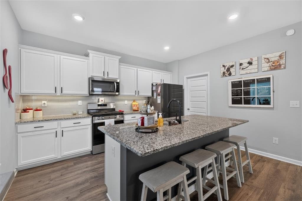 4 bedroom, 3 bathroom, 2,416 sq ft single family residence for sale at 2103 Massey Lane, Winder, GA 30680 — photo 8