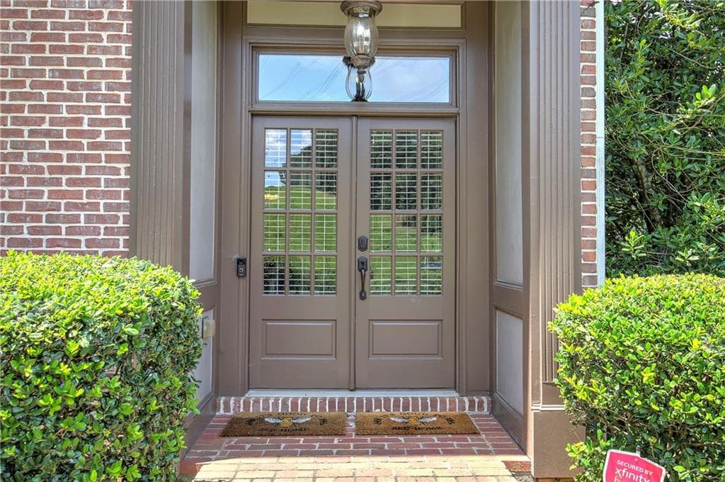 3 bedroom, 3 bathroom, 2,059 sq ft townhouse under contract at 1659 Ridenour Parkway, Kennesaw, GA 30152 — photo 2