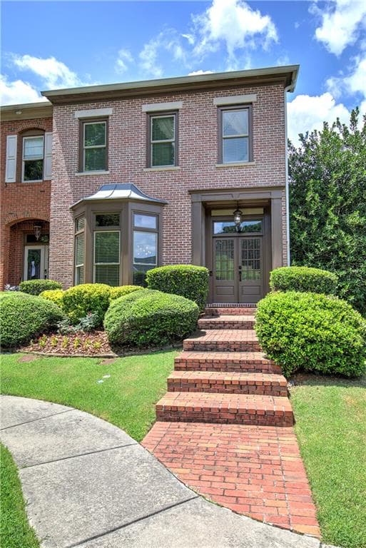3 bedroom, 3 bathroom, 2,059 sq ft townhouse under contract at 1659 Ridenour Parkway, Kennesaw, GA 30152