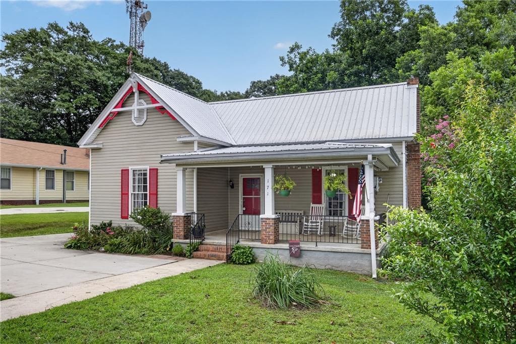 3 bedroom, 2 bathroom, 1,700 sq ft single family residence for sale at 171 NE Broad Street, Fairburn, GA 30213 — photo 7