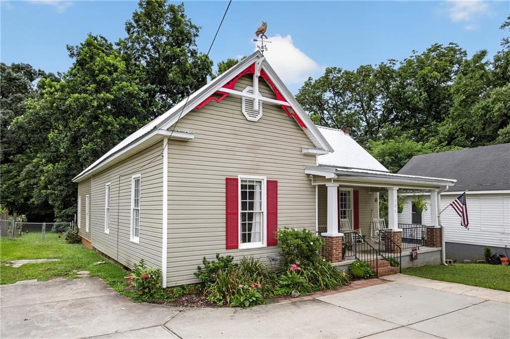3 bedroom, 2 bathroom, 1,700 sq ft single family residence for sale at 171 NE Broad Street, Fairburn, GA 30213 — photo 6
