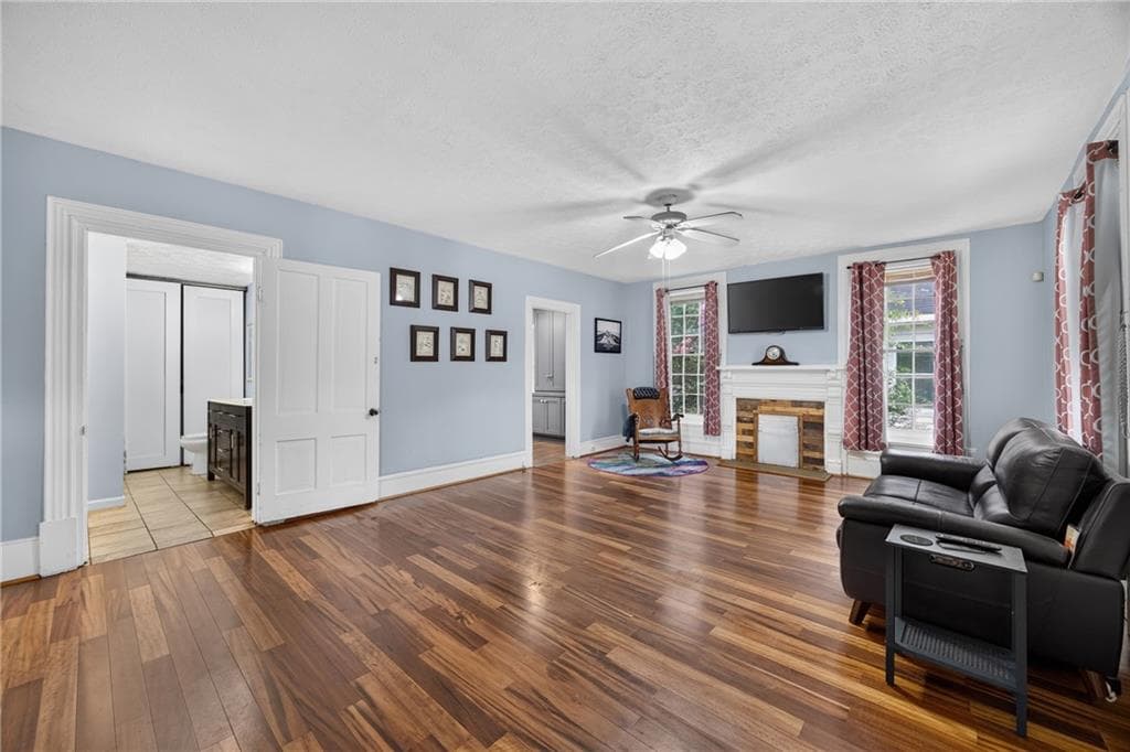3 bedroom, 2 bathroom, 1,700 sq ft single family residence for sale at 171 NE Broad Street, Fairburn, GA 30213 — photo 9