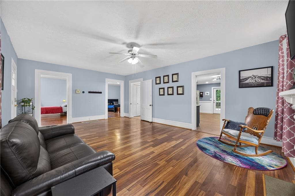 3 bedroom, 2 bathroom, 1,700 sq ft single family residence for sale at 171 NE Broad Street, Fairburn, GA 30213 — photo 10