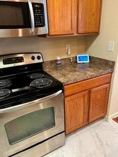 2 bedroom, 3 bathroom, 1,672 sq ft townhouse for rent at 2307 Elmbridge Road, Buford, GA 30519 for $2,350 a month — photo 9