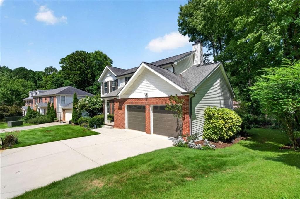 4 bedroom, 3 bathroom, 2,192 sq ft single family residence under contract at 3504 Castlehill Court, Tucker, GA 30084 — photo 2