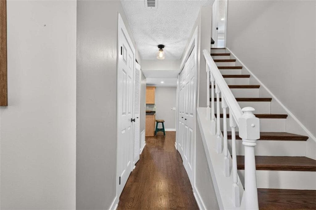 4 bedroom, 3 bathroom, 2,192 sq ft single family residence under contract at 3504 Castlehill Court, Tucker, GA 30084 — photo 5
