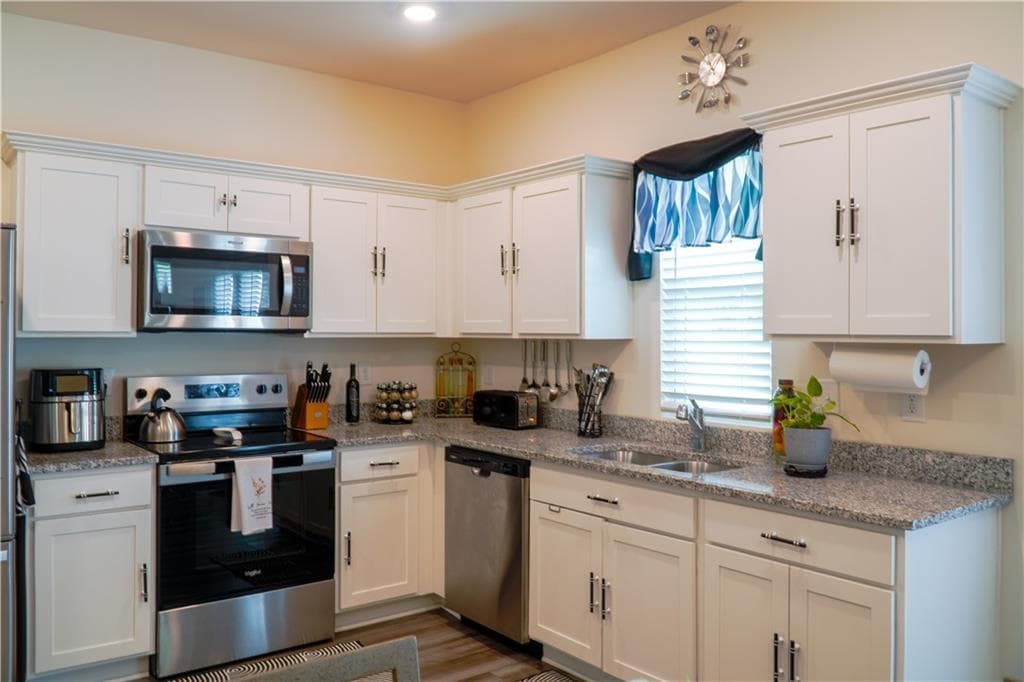 4 bedroom, 3 bathroom, 1,870 sq ft single family residence for sale at 145 Bantry Way, Locust Grove, GA 30248 — photo 7
