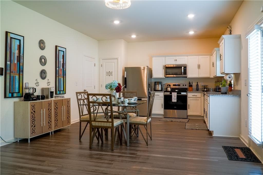 4 bedroom, 3 bathroom, 1,870 sq ft single family residence for sale at 145 Bantry Way, Locust Grove, GA 30248 — photo 8