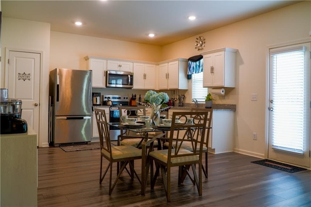 4 bedroom, 3 bathroom, 1,870 sq ft single family residence for sale at 145 Bantry Way, Locust Grove, GA 30248 — photo 9
