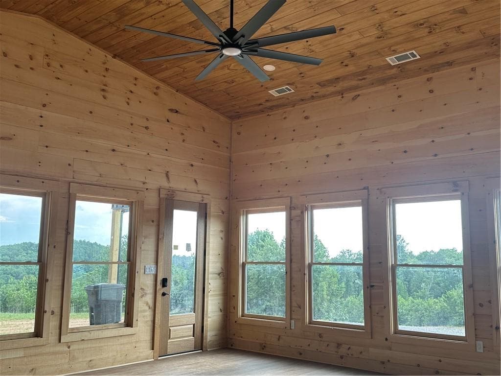 1 bedroom, 2 bathroom, 1,000 sq ft single family residence under contract at 1927 Leeches Road, Ellijay, GA 30540 — photo 8